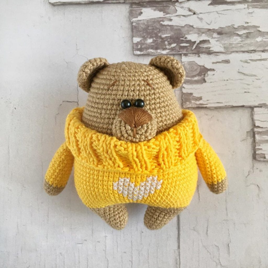 Amigurumi Bear in Sweater Free Pattern
