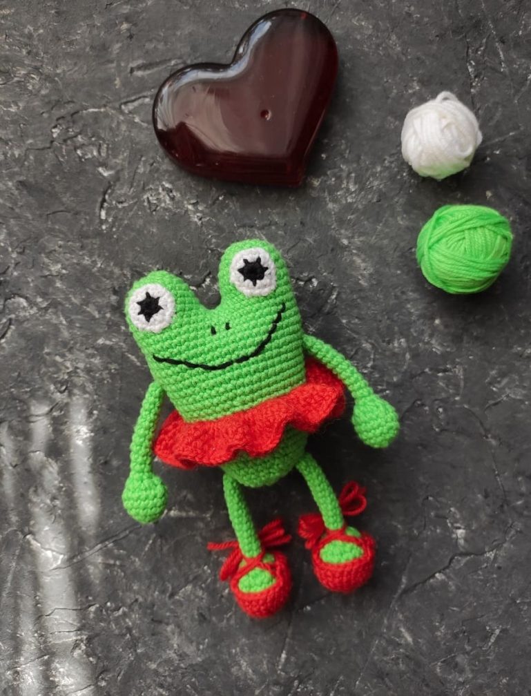 Amigurumi Ballerina Frog Free Pattern