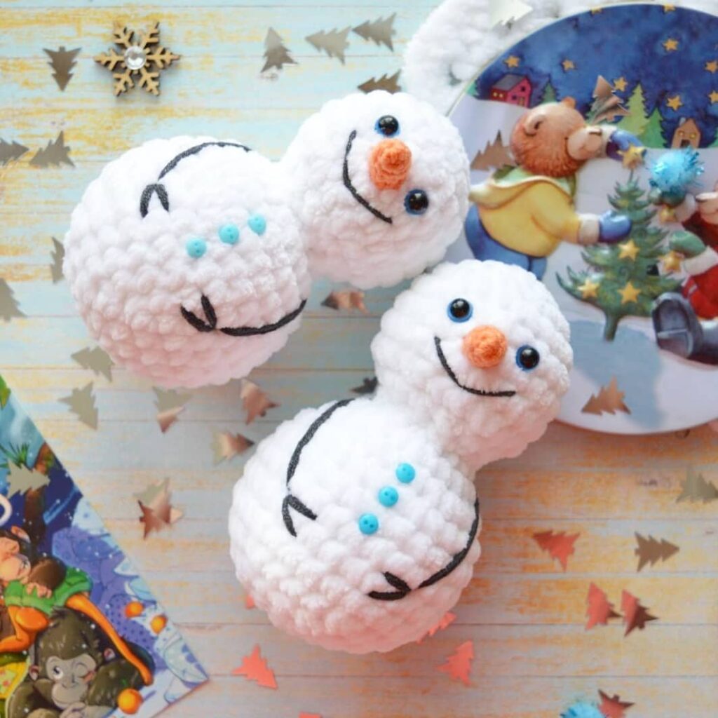 Crochet Snowmen Min