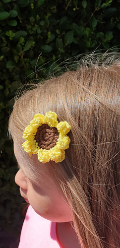 Amigurumi Sunflower Hair Clip Free Pattern