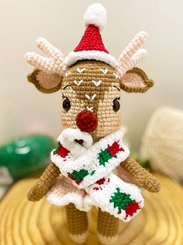 Amigurumi Rhyna Santa’s Helper Free Pattern