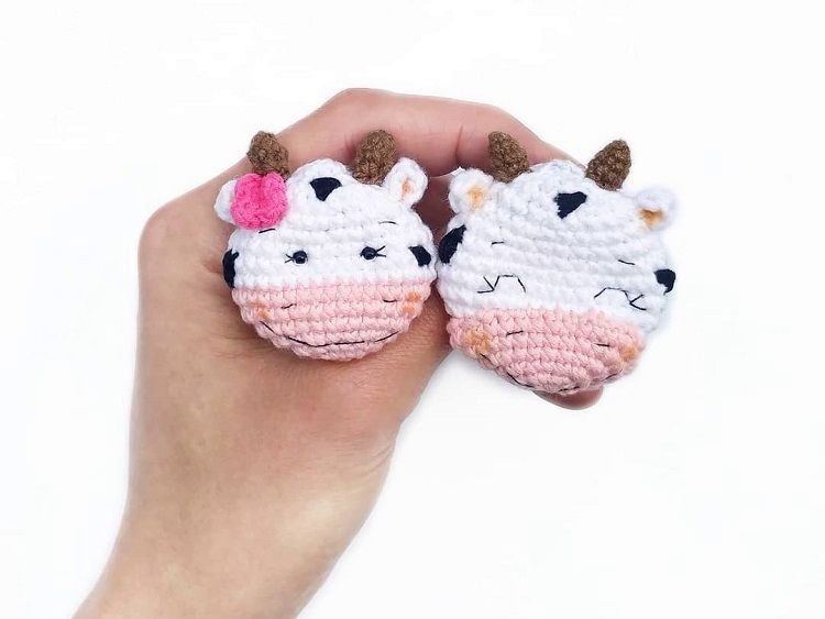 Amigurumi Cow Brooch Free Pattern-1