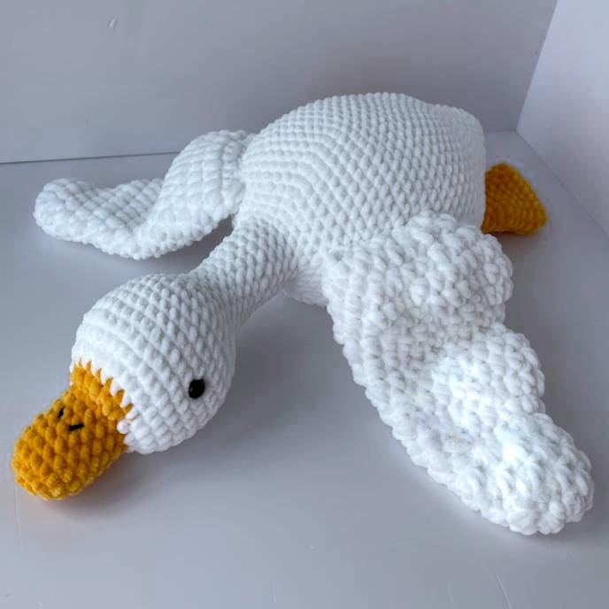 Amigurumi Crochet Goose for Hugs Free Pattern-1