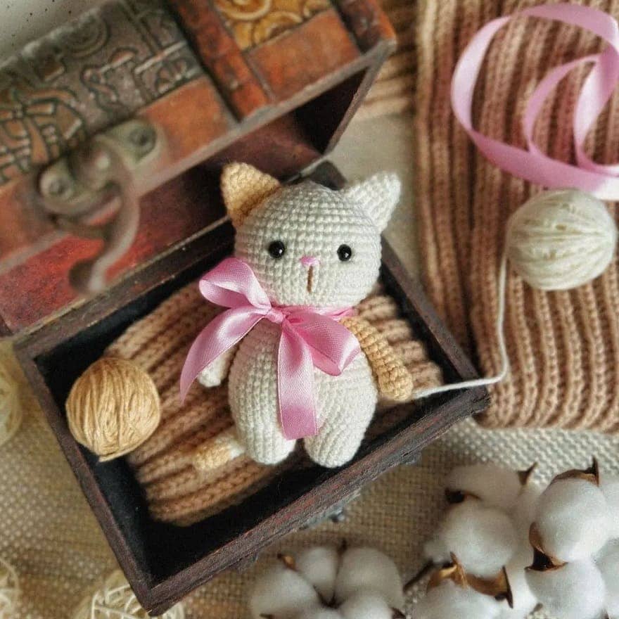 Amigurumi Little Kitty Free Pattern-1