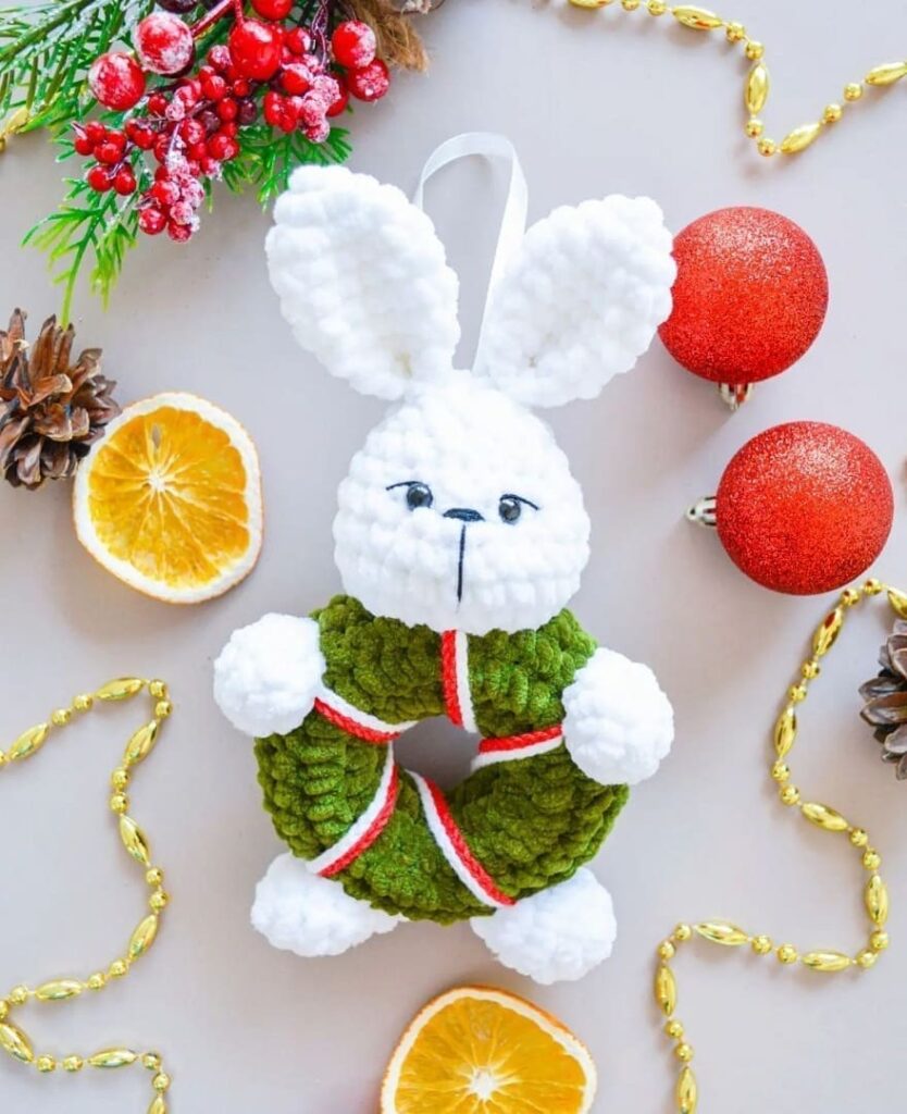 Amigurumi Bunny Christmas Wreath Ornament Free Pattern-1