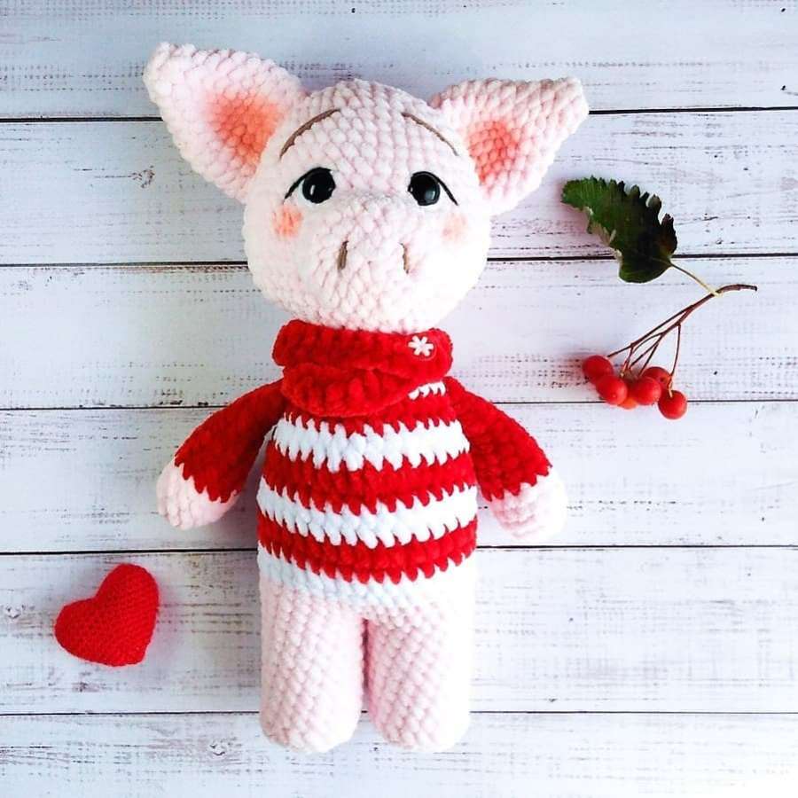 Amigurumi Christmas Pig Free Pattern-1