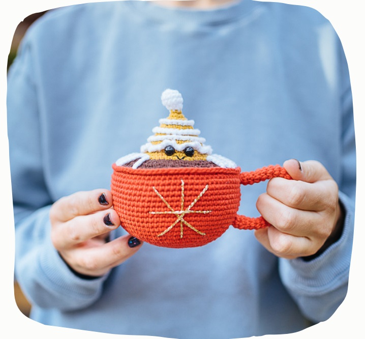 Amigurumi Hot Choco Christmas Mug Free Pattern-1