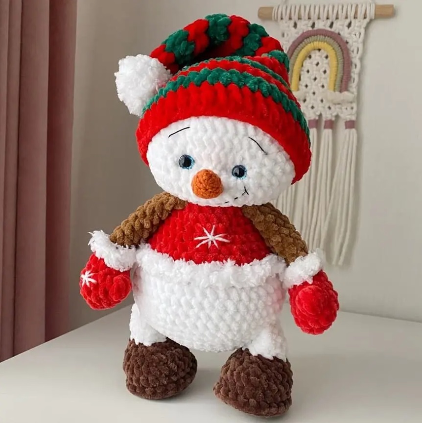 Amigurumi Big Christmas Snowman Free Pattern-1