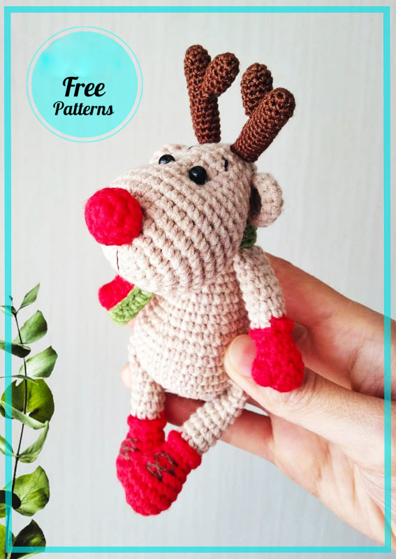 Amigurumi Christmas Reindeer with Red Gloves Free Pattern-1