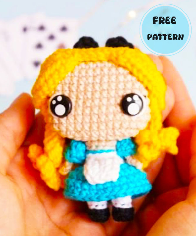 Amigurumi Alice in Wonderland Keychain Free Pattern-1