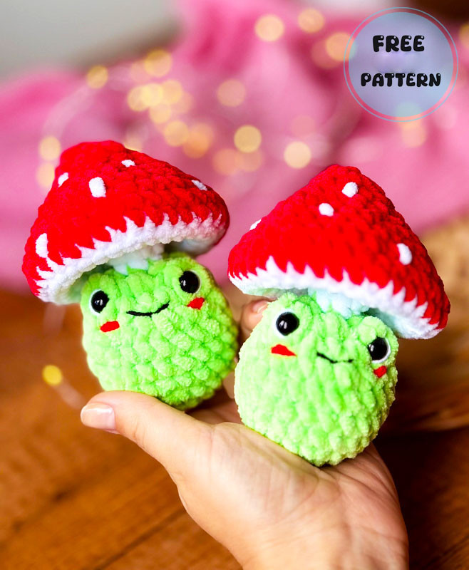 Amigurumi Christmas Mushroom Frog Free Pattern-1