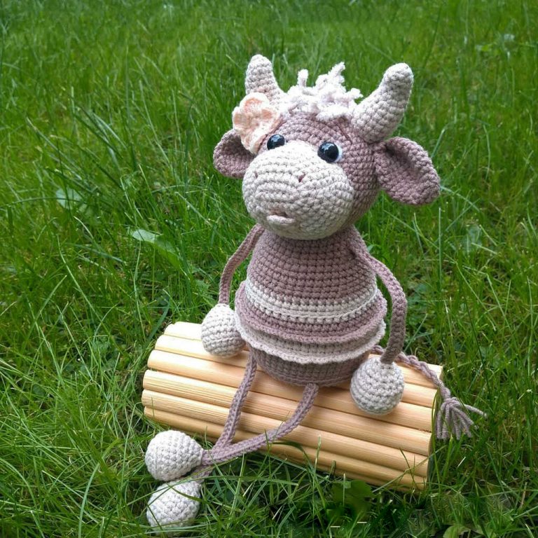 Amigurumi Crochet Funny Cow Free Pattern-1