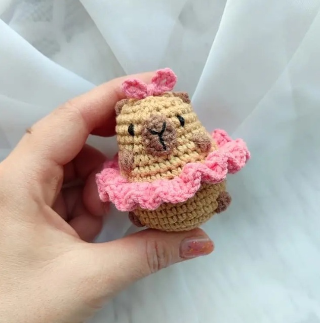 Amigurumi Crochet Capybara Keychain Free Pattern-1