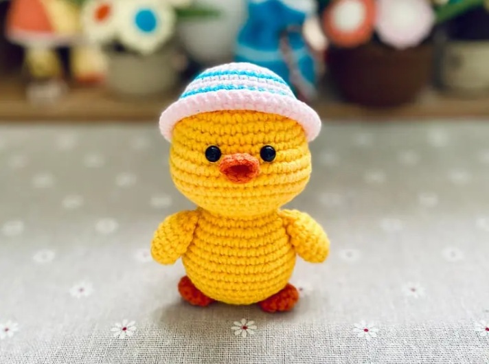Amigurumi Sweet Little Duck Free Pattern-1