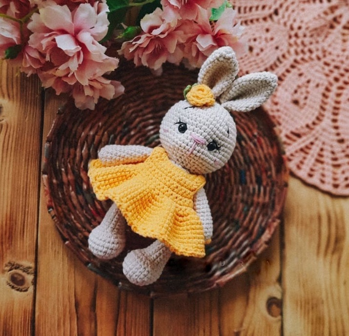 Amigurumi Crochet Girl Bunny Free Pattern-1