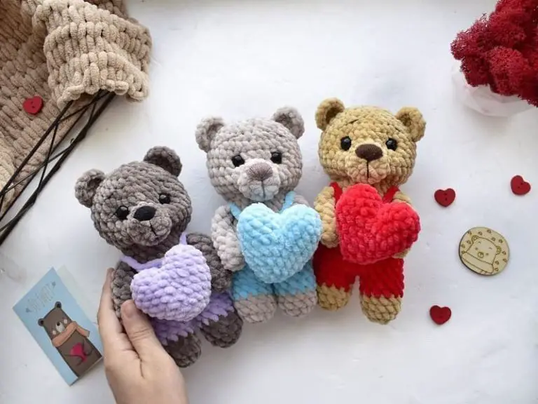 Amigurumi Crochet Teddy Bear with Heart Free Pattern-1
