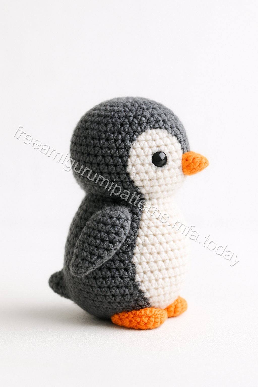Free Crochet Pattern: Adorable Amigurumi Penguin