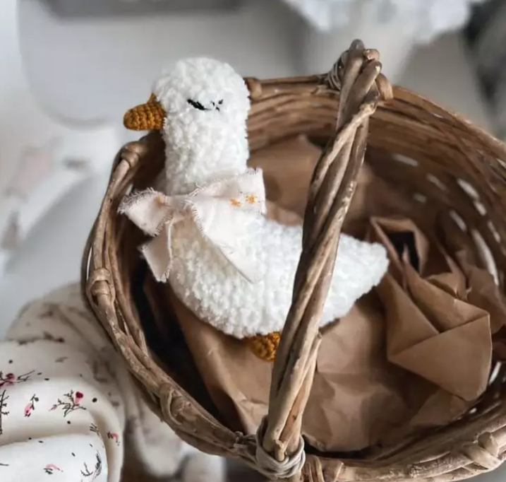 Amigurumi Little Cute Goose Free Pattern-1
