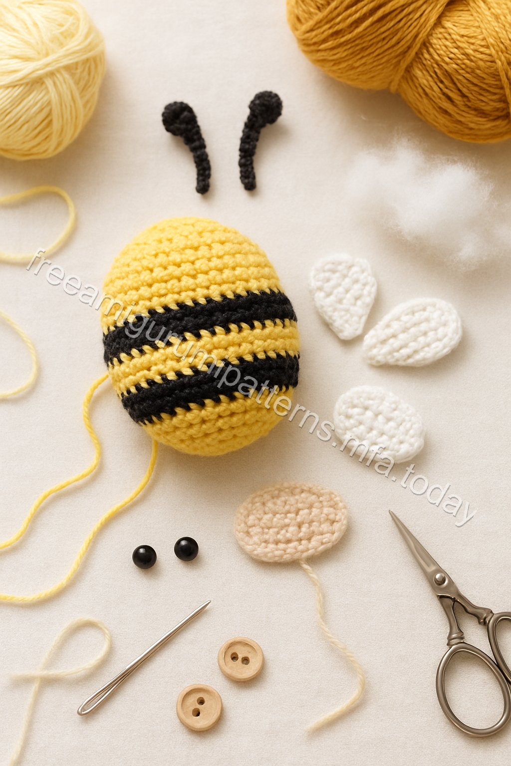 Amigurumi Hanging Bees Free Pattern